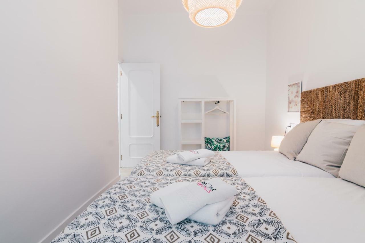 Altair Apartment By People Rentals Bilbao Exteriör bild